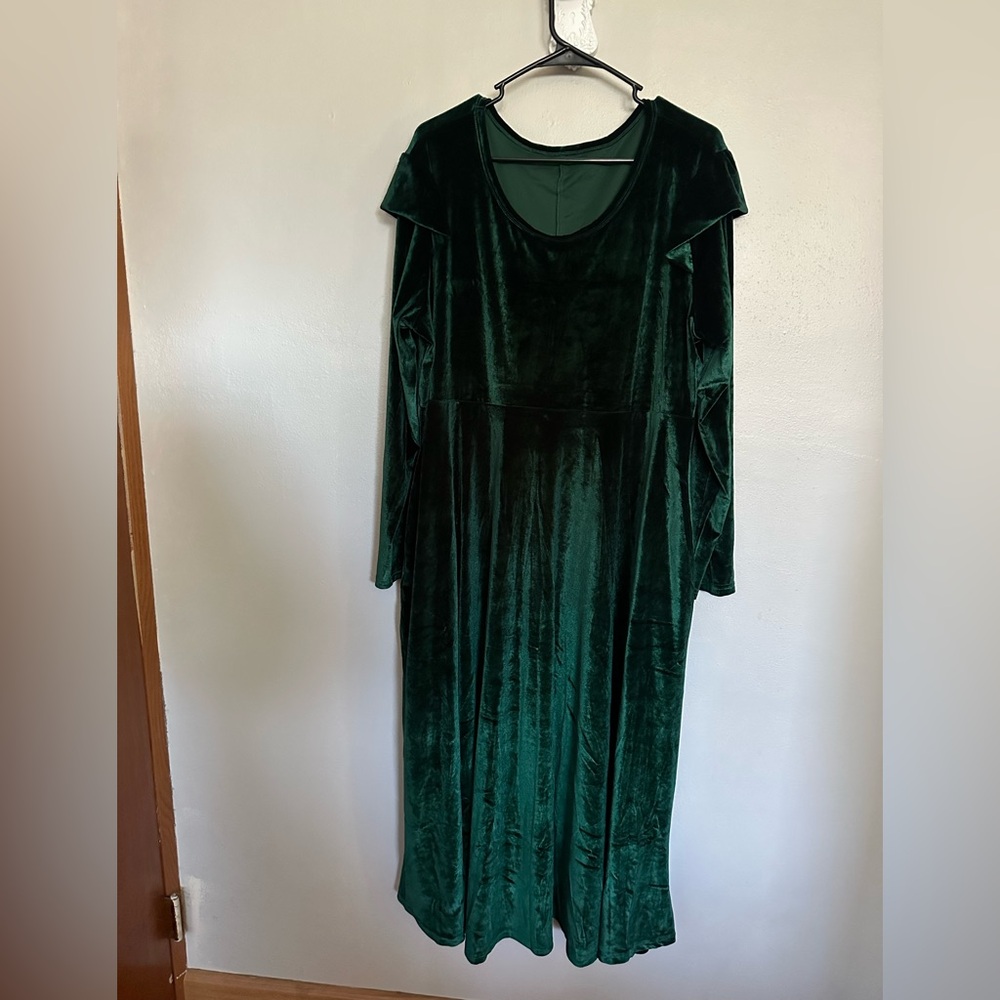 Women’s Emerald Green Crushed Velvet Dress 3-4x? Cosplay